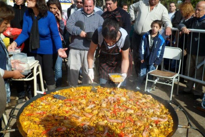 FIESTA DE LA PAELLA ESPAÑOLA EN HUERGO