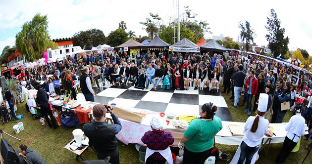 FIESTA DEL POLLO AL BARRO EN ESCOBAR